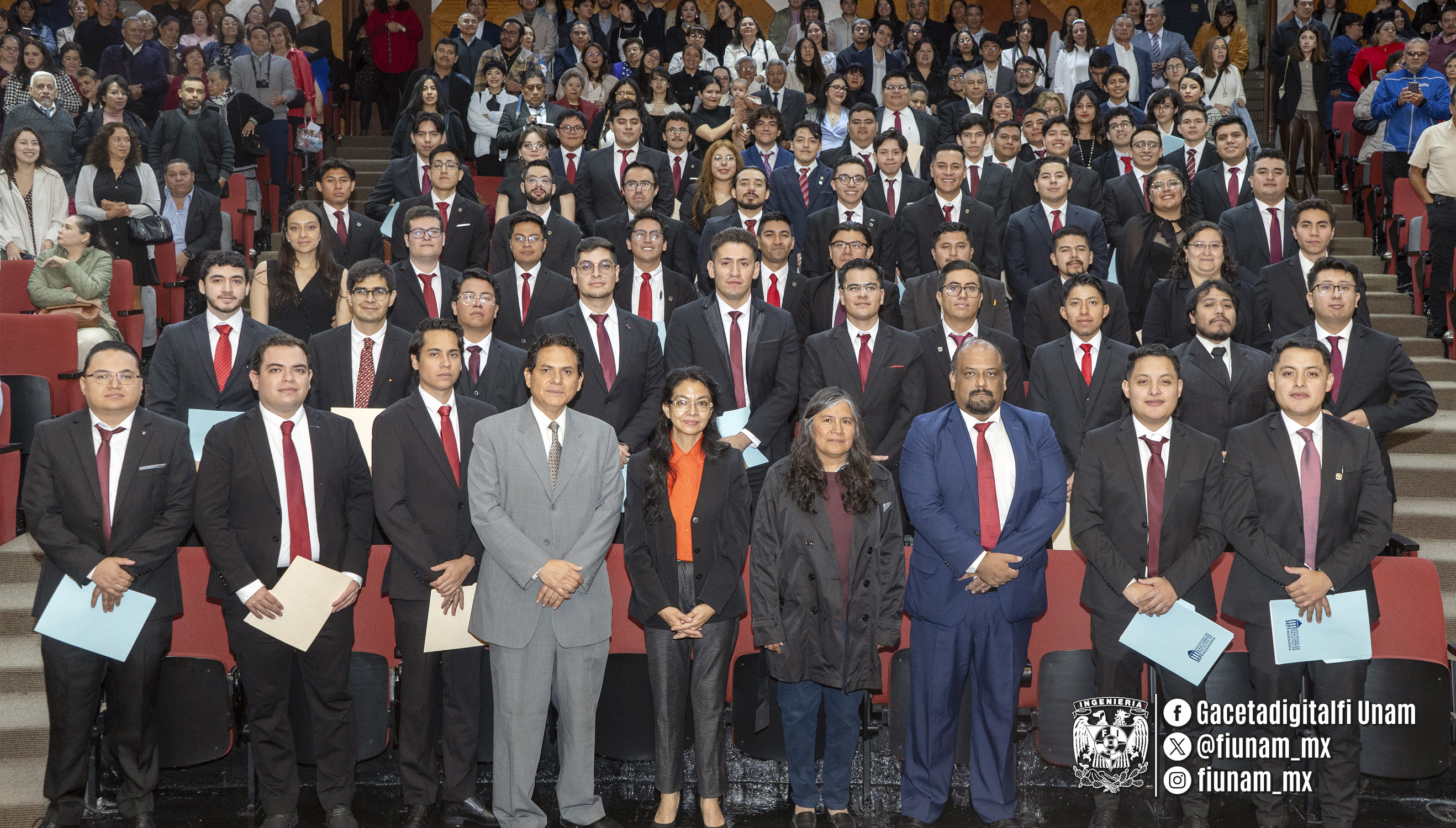 Esfuerzo y dedicación, claves en la formación de 56 profesionales de la ingeniería que obtuvieron su título.